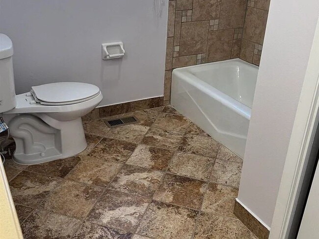 Building Photo - Charming 3-Bed Home with 2 Full Baths and ...