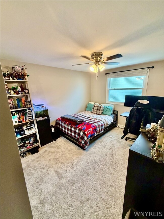 Building Photo - 260 Argus Dr