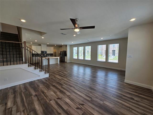 Building Photo - 2800 Jacaranda Dr