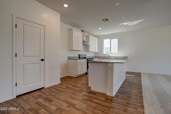 Building Photo - 11442 W La Reata Ave