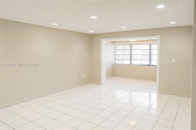 Building Photo - 8480 SW 154th Cir Ct