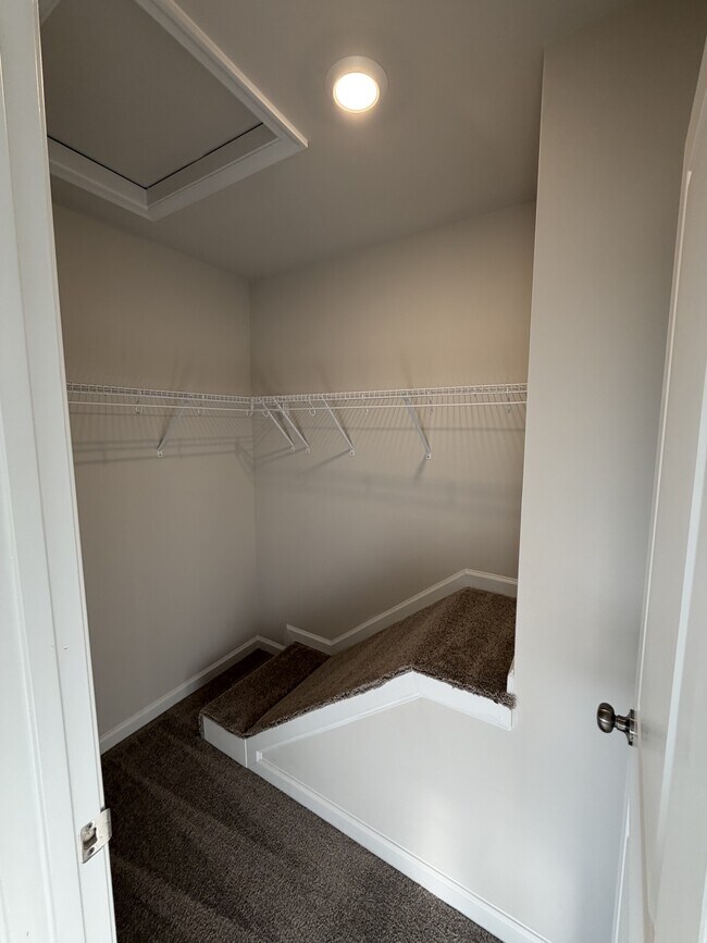 Building Photo - 125 Kinkade Ct