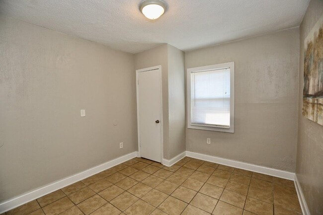 Building Photo - 9581 19th Bay St