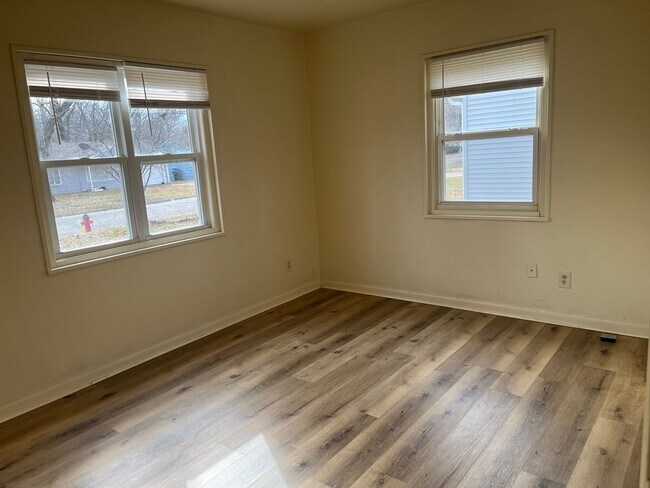 Building Photo - 3511 SW Clare Ave