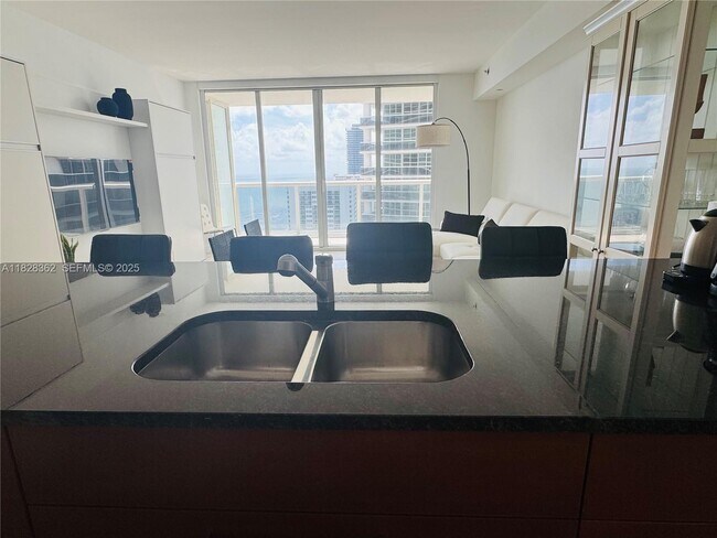 Building Photo - 1830 S Ocean Dr