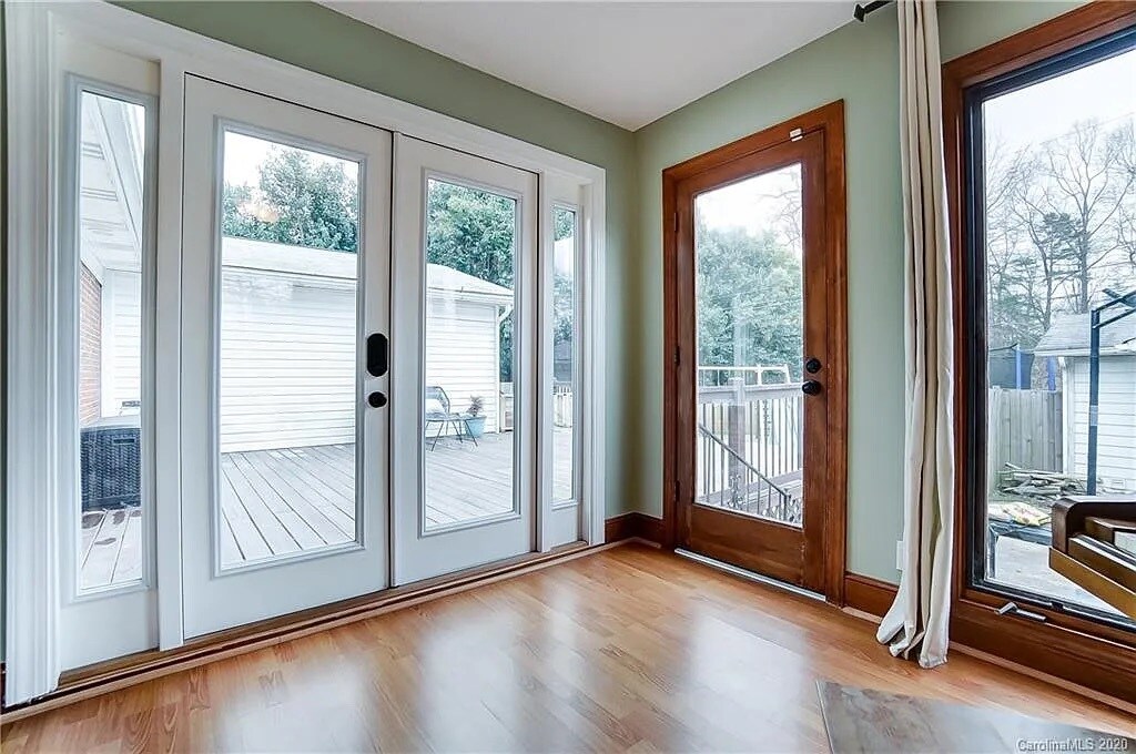 Building Photo - 10700 Forest Dr