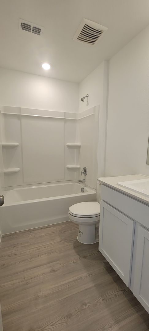Building Photo - NEWLY BUILT 3 bedroom 2.5 Bath single fami...