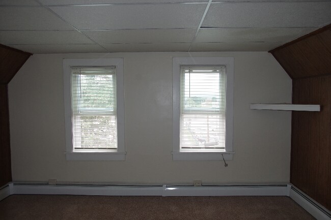 Building Photo - 531 N Main St