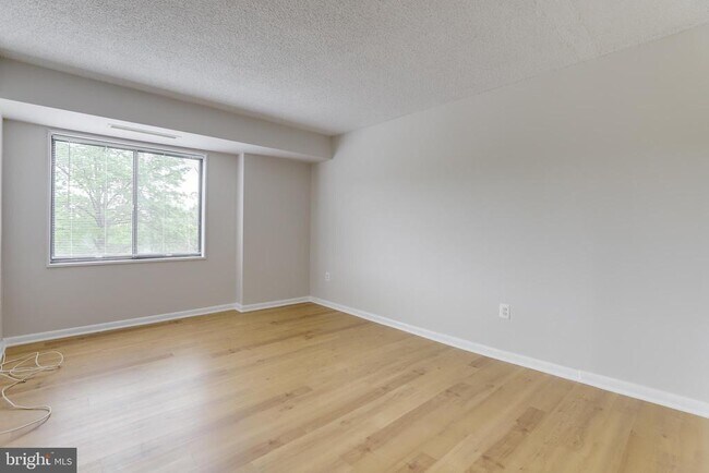 Building Photo - 200 N Pickett St