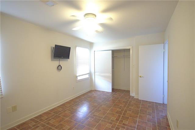 Building Photo - 337 Reine St