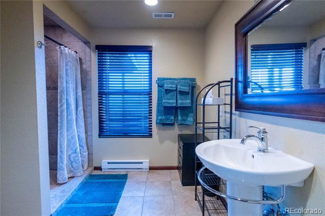 Building Photo - 2323 Dogwood Cir