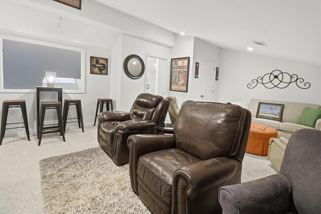 Building Photo - 403 Island Dr