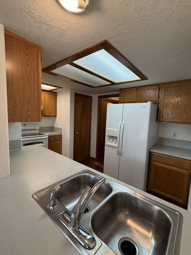 Building Photo - 426 W Arizona Ln