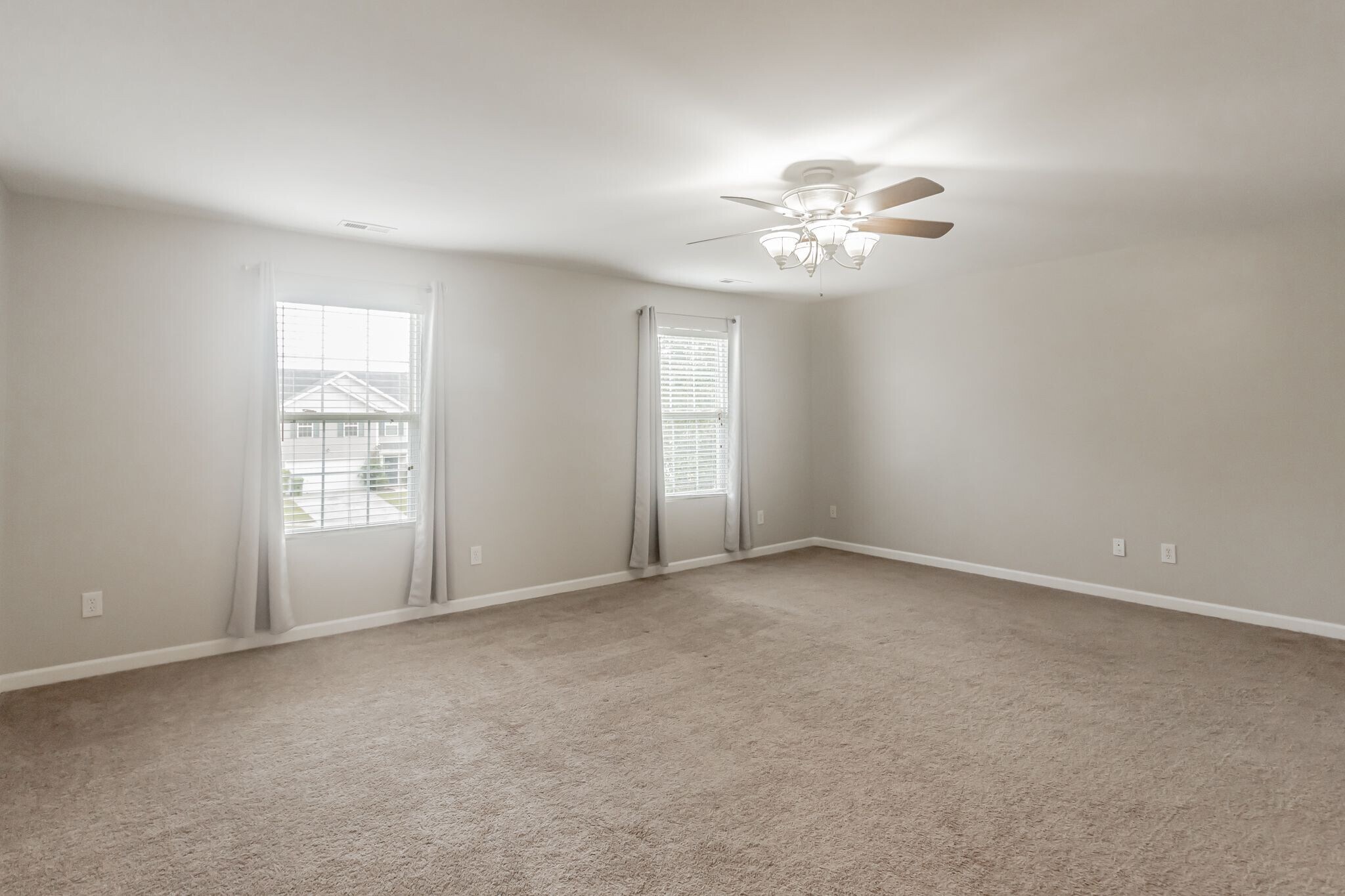Building Photo - 125 Cloverwood Dr SW