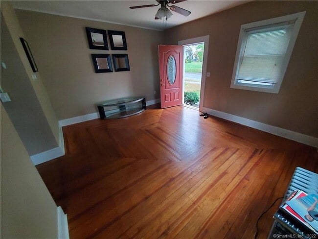 Building Photo - 39 Division St