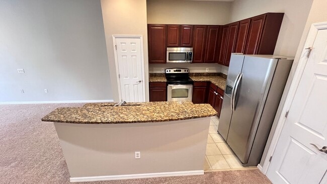 Building Photo - Beautiful 3/2 Townhouse Available !!