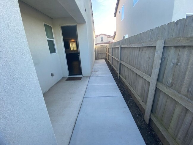 Building Photo - 4469 Hacienda Dr