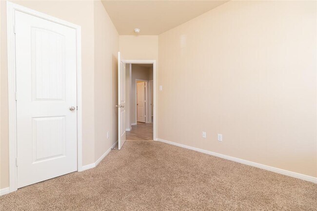 Building Photo - 21527 Cotton Valley Ln
