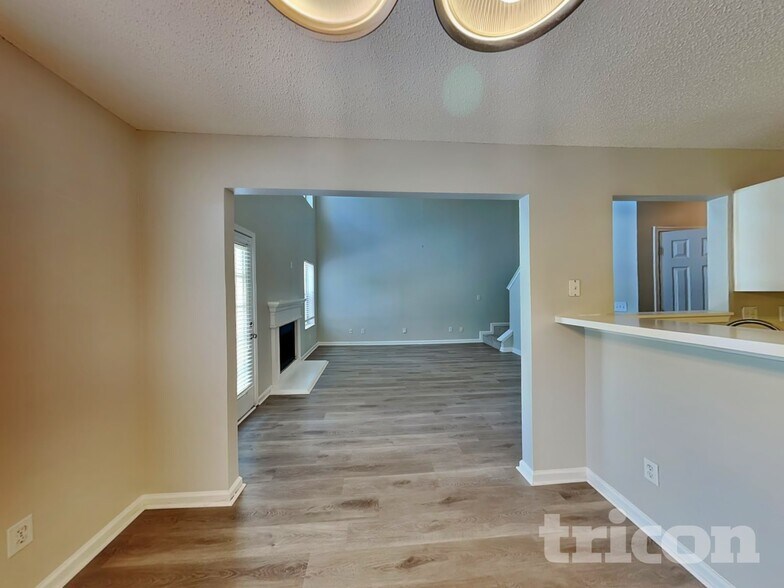 Building Photo - 4151 Ravenwood Ct