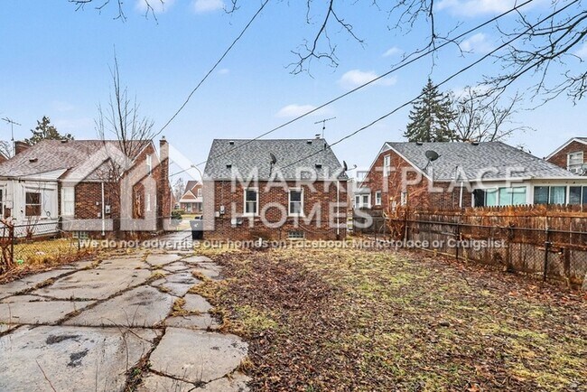 Building Photo - 11235 Roxbury St