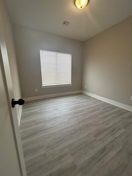 Building Photo - 12817 E Blake St