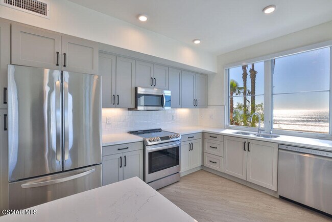 Building Photo - 1012 Vista del Mar Pl.