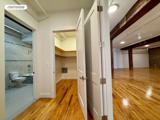 Building Photo - 275 Conover St