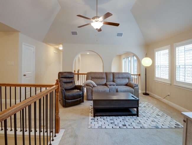 Building Photo - 713 Northwood Dr