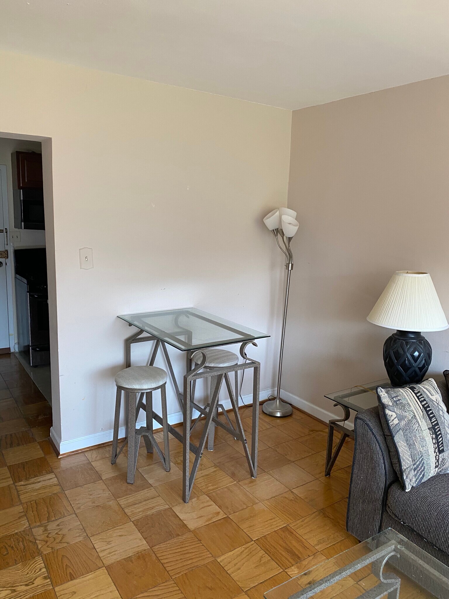 Building Photo - 922 24th St NW