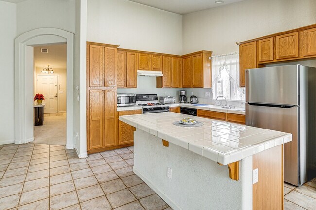 Building Photo - 5773 Barbera Way