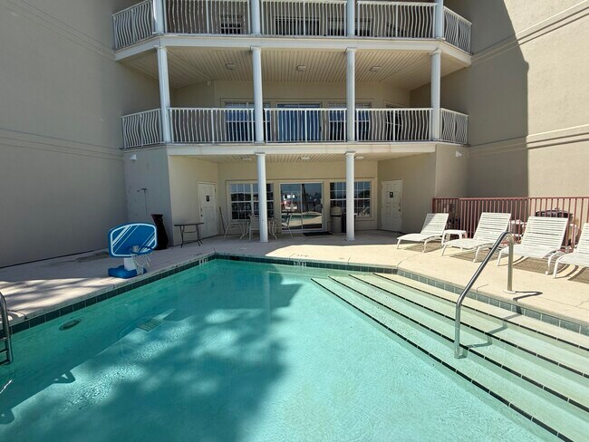 Building Photo - 5 Laguna St