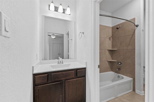 Building Photo - 8847 Morning Glow Dr