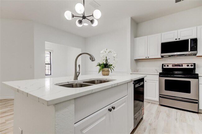 Building Photo - 2107 Portofino Pl