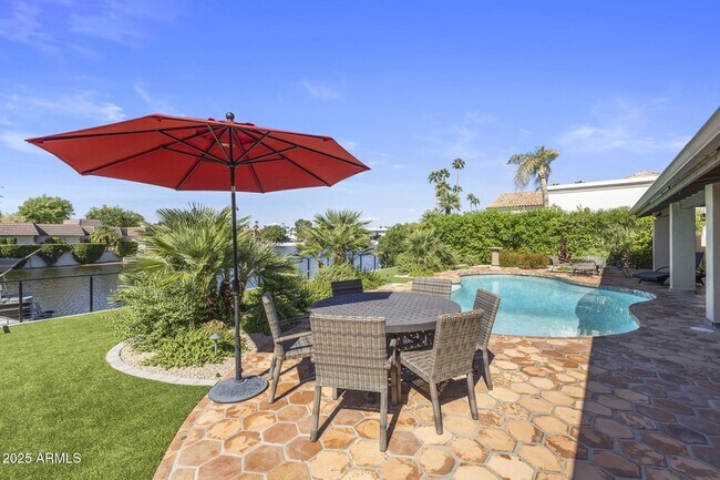 Building Photo - 7620 E Vía Del Placito