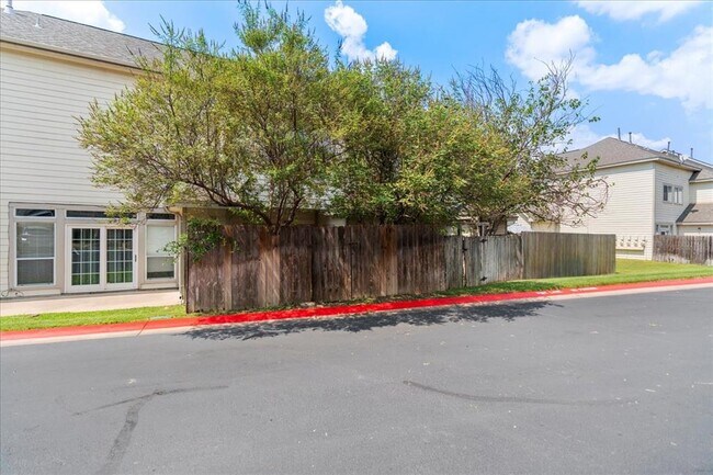 Building Photo - 12185 Chelsea Glen Pl