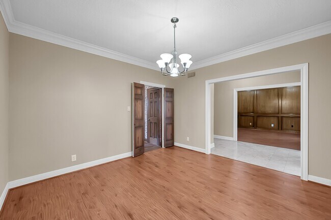 Building Photo - 1807 Brookchester Dr