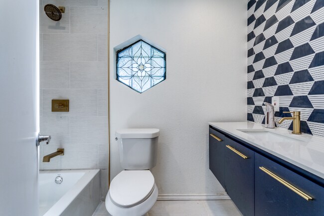 Building Photo - 105 Douglas Dr