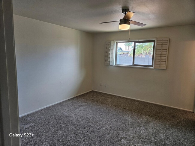 Building Photo - 531 E Laguna Dr