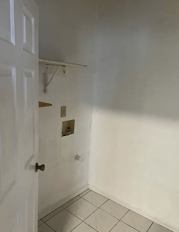 Building Photo - 1330 E Lark Way