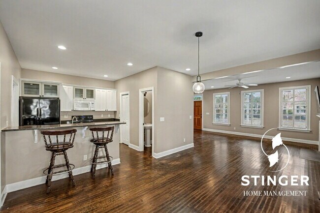 Building Photo - 2677 Broad St