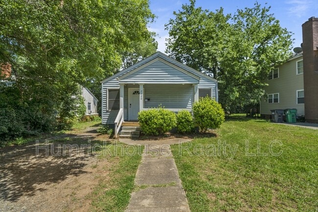 Building Photo - 2320 Olando St