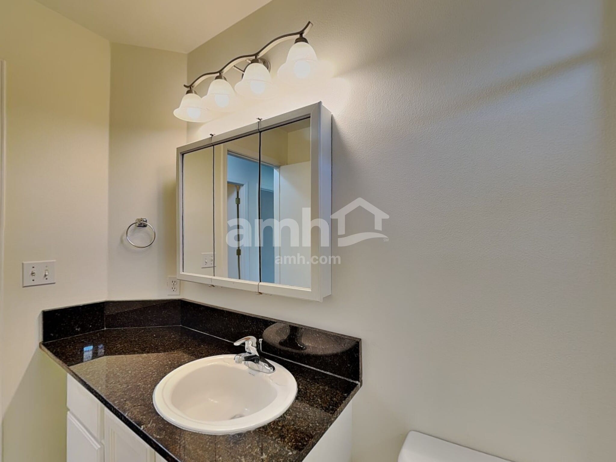 Building Photo - 2839 W Santa Clara Dr