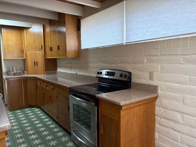 Building Photo - Tucson West 3 Bedroom