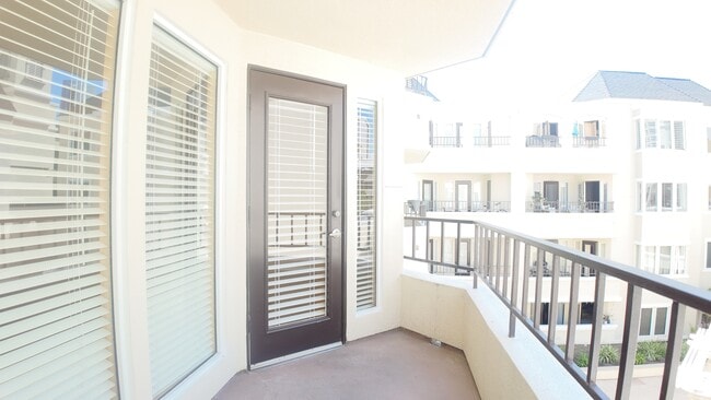 Building Photo - 655 Columbia St