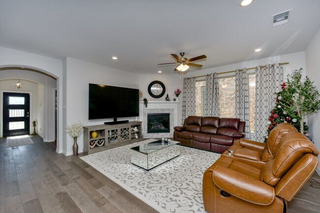 Building Photo - 1121 Milfoil Dr