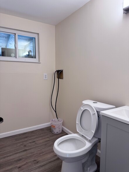 Building Photo - 5589 Goldenrod Dr