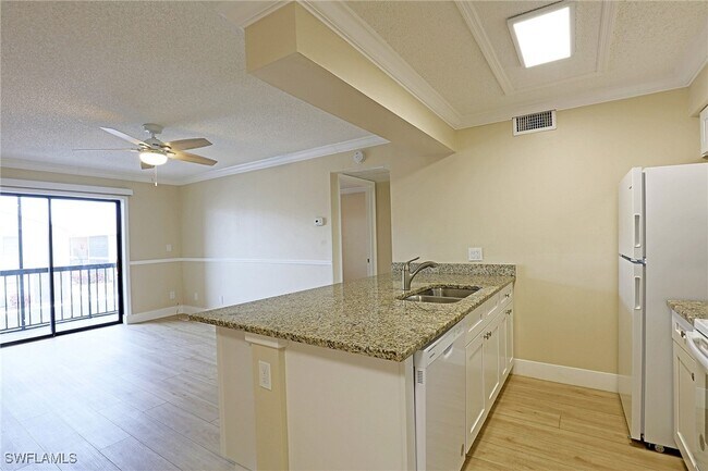 Building Photo - 5319 Summerlin Rd