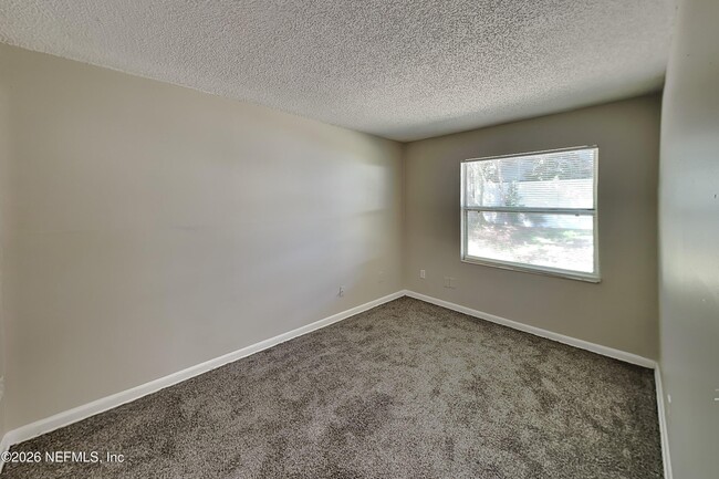 Building Photo - 4888 Strato Rd W