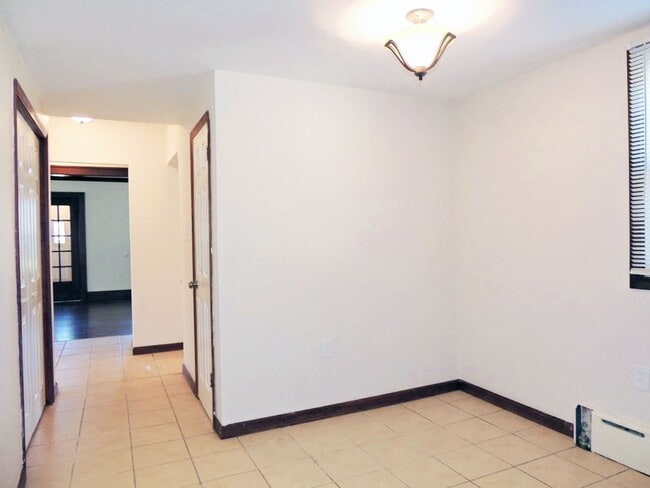 Building Photo - 4 Bed - 1.5 Bath Colonial for Rent in Euclid!