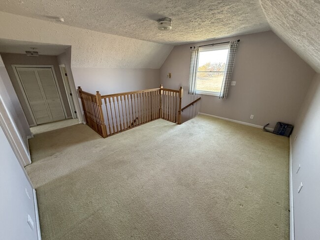 Building Photo - 595 E 700 N